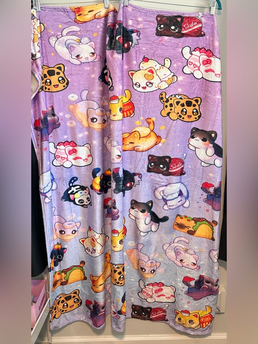 Super soft Aphmau MeeMeows blanket. 60x50”.
